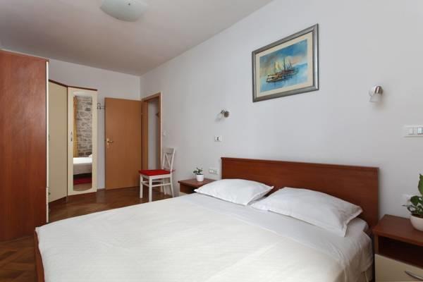 Old Town Apartment Mila สปลิท ภายนอก รูปภาพ